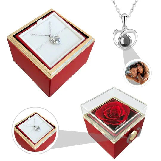 Eeuwige rozen doos met gouden hartprojectieketting, betoverend en elegant sieraad voor betekenisvolle herinneringen.