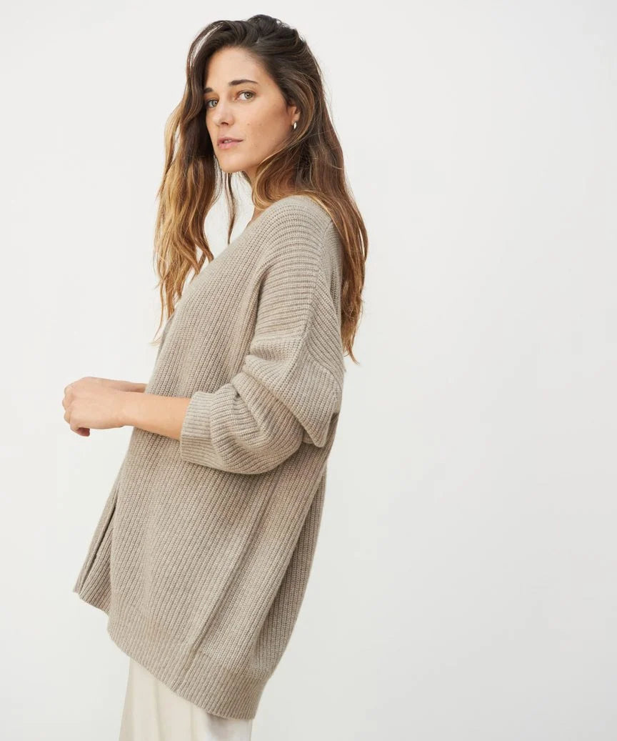 Comfortabel damesvest, veelzijdig en ideaal voor laagjeslook in herfst & winter. Tijdloze mode voor vrouwen.
