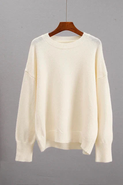 Zachte kasjmier damestrui in neutrale kleur. Ideaal als basic trui voor najaars- en wintermode.