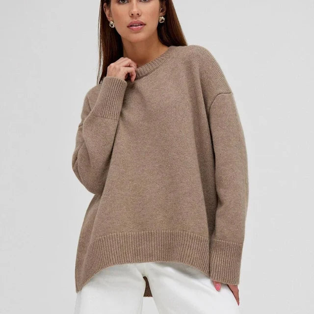 Nieuwe collectie dames kasjmier trui, warm en stijlvol. Essentiële winterkleding voor vrouwen.