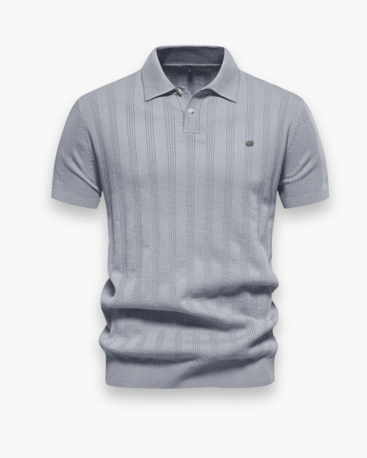 Stijlvol heren poloshirt, ademend en comfortabel, perfect voor een elegante zomeroutfit of casual chic look.