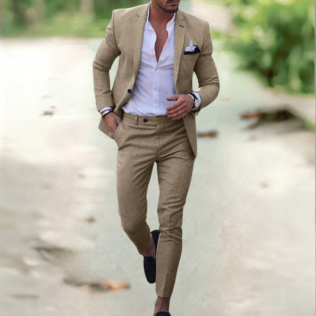 Chique slim fit trouwpak, ideaal voor de stijlvolle bruidegom.