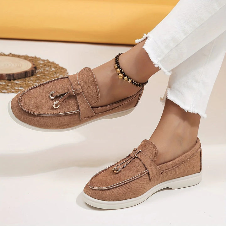 Elegante comfortabele dames loafers in beige, bruin en zwart, perfect voor veelzijdige elegante stijl en luxueus comfort.