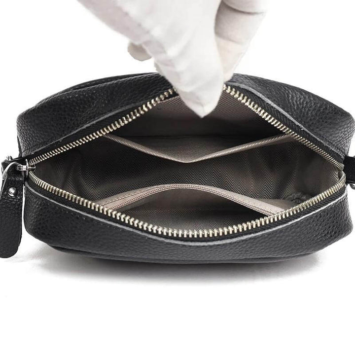 "Elegante compacte schoudertas van vegan leer, 22x15x8 cm, beschikbaar in beige, blauw, groen, khaki, zwart voor dames."
