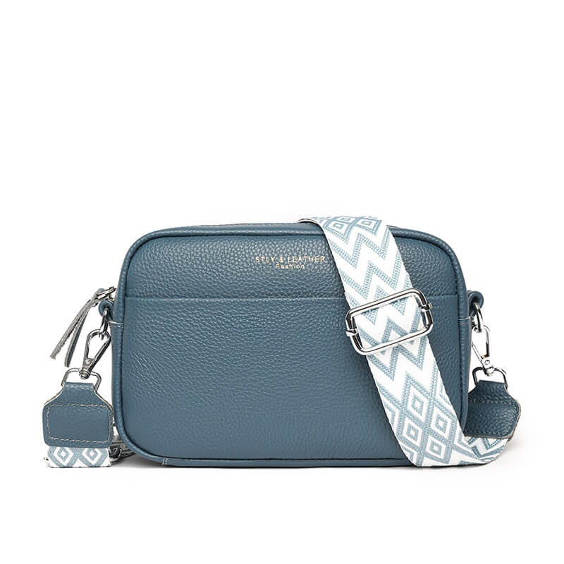 "Elegante compacte schoudertas van vegan leer, 22x15x8 cm, beschikbaar in beige, blauw, groen, khaki, zwart voor dames."