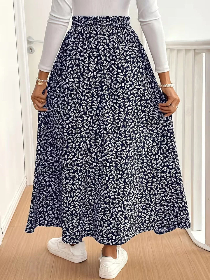 Maxi damesrok met bloemenprint en A-lijn pasvorm. Casual en elegant voor leisure.