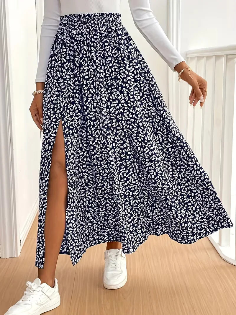 Zomerse dames A-lijn rok, maxi, met levendige bloemenprint. Bohemian en stijlvol.