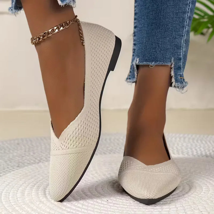 Comfortabele dames ballerina's met puntige neus. Platte zool, perfect voor dagelijks casual mode gebruik.