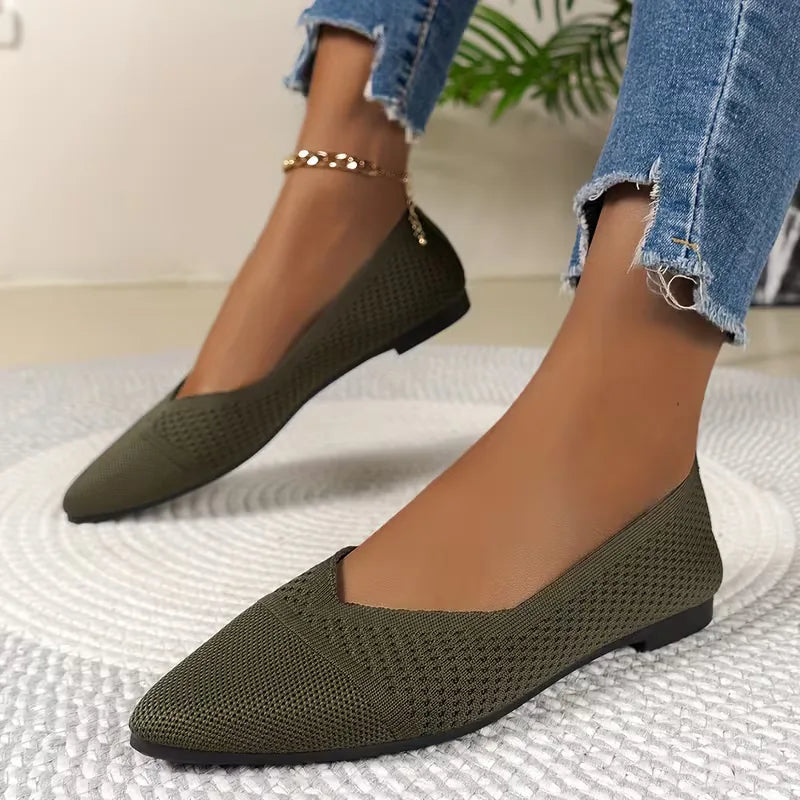 Casual dames ballerina's met puntige neus. Comfortabele platte zool voor een ontspannen, stijlvolle look.
