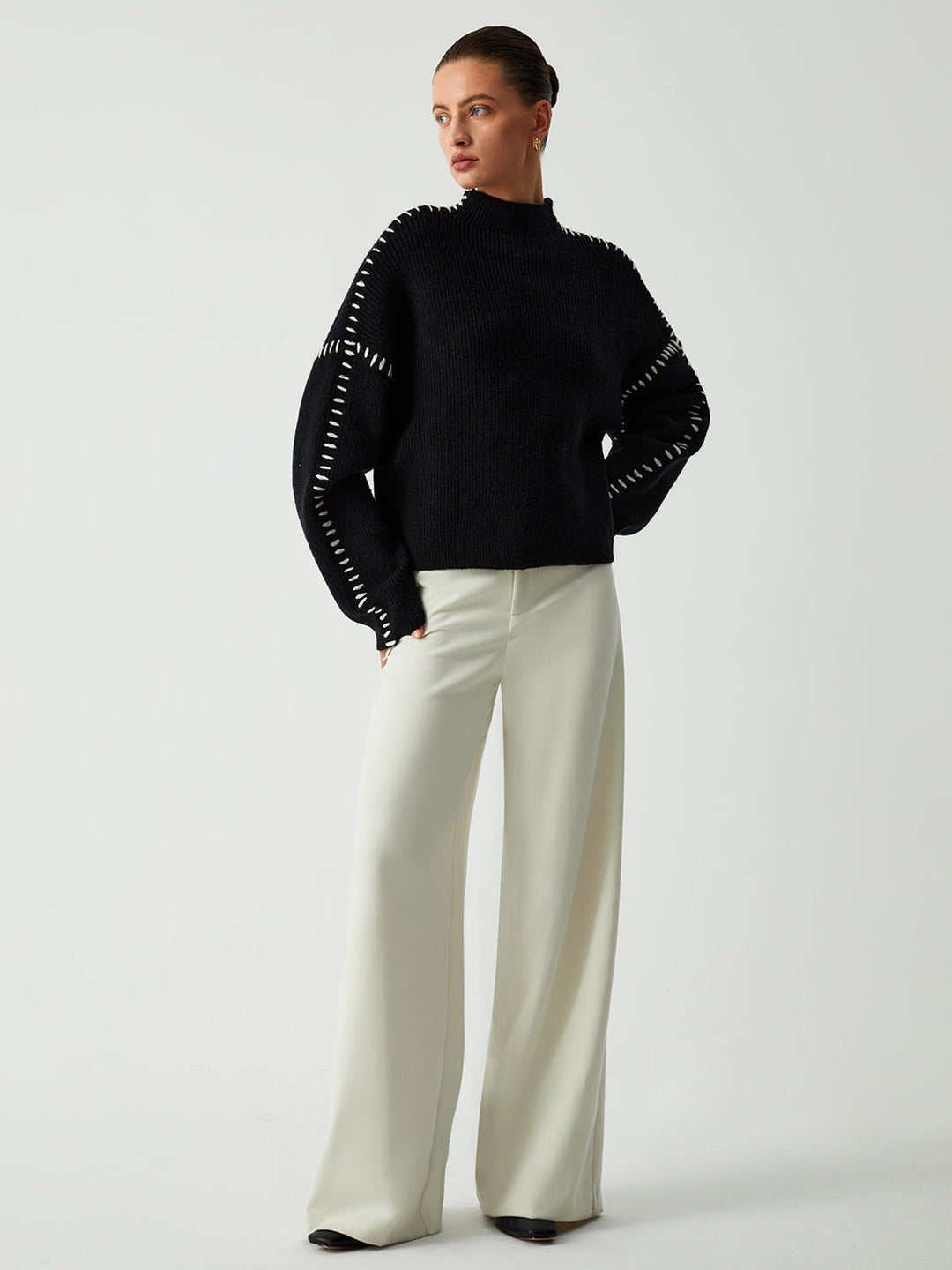 Tijdloze dames coltrui met een moderne uitstraling, combineert elegantie en comfort.