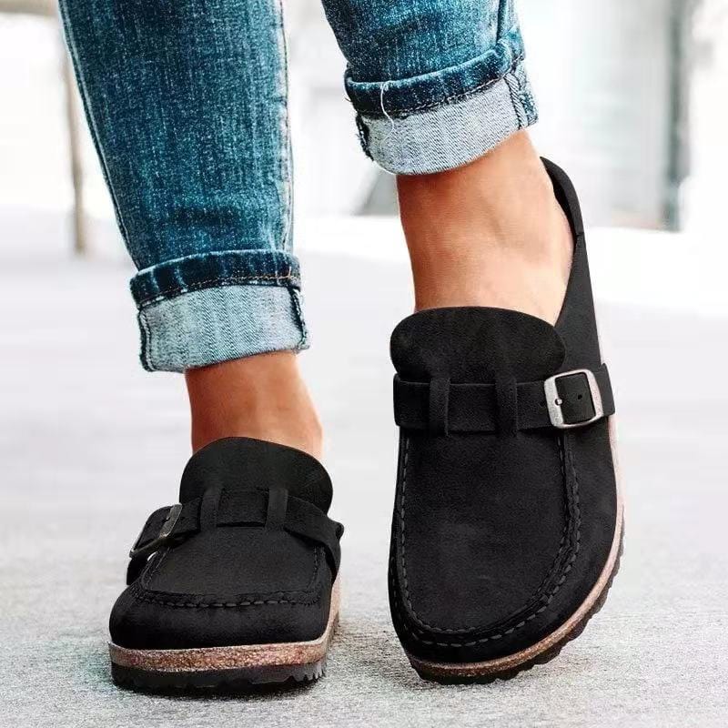Elegante dames instapsandalen met decoratieve gesp en zachte zool voor optimaal comfort. Perfecte zomerschoenen.