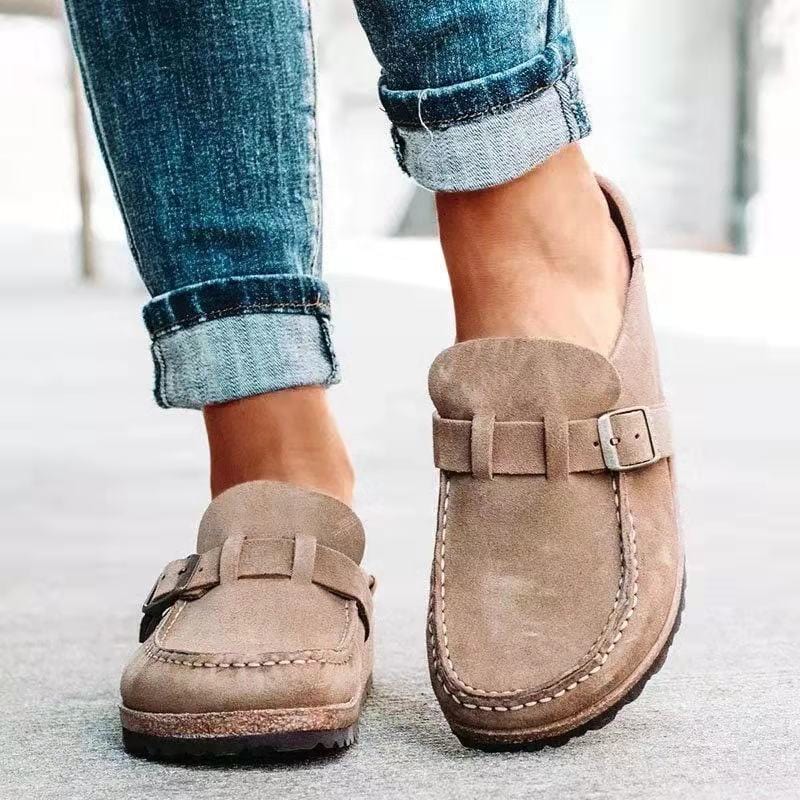 Comfortabele slip-on dames sandalen met decoratieve gesp; ideale casual zomerschoenen met zachte zool.