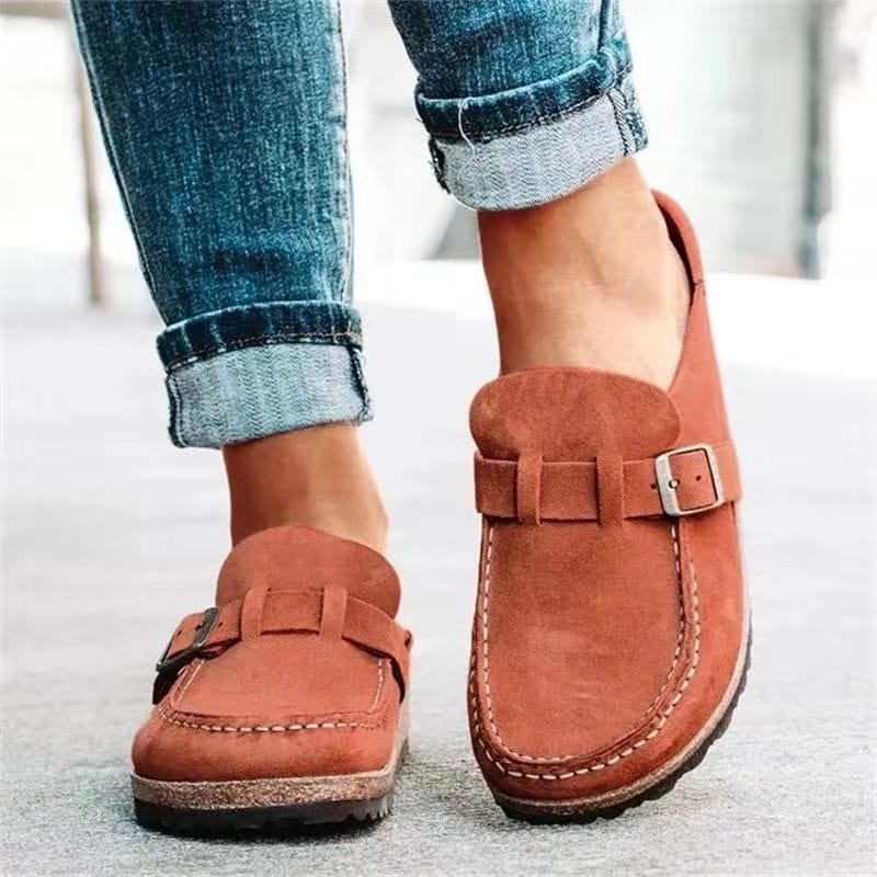 Elegante dames instappersandalen met decoratieve gesp, makkelijk aan te trekken. Comfortabele zomerschoenen.