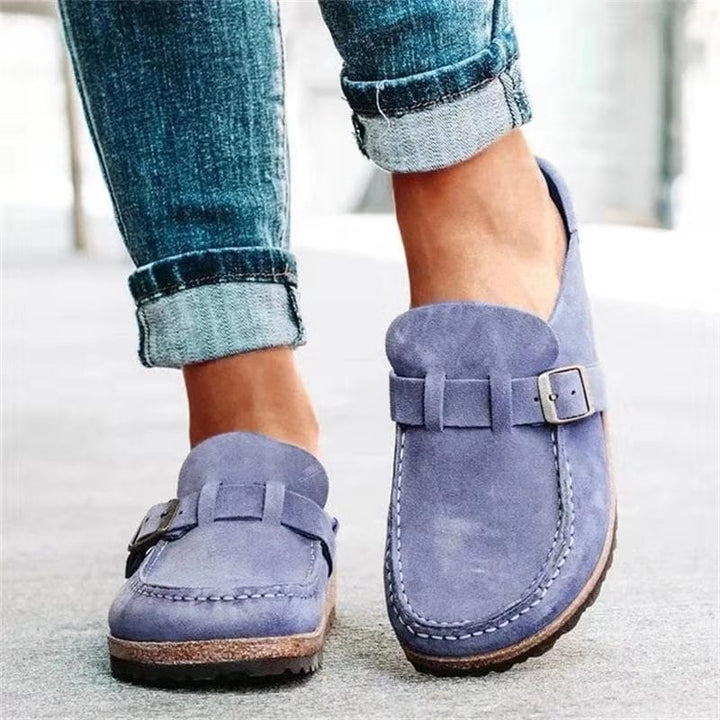 Dames sandalen met zachte zool en decoratieve gesp voor ultiem comfort. Stijlvolle en veelzijdige casual instappers.