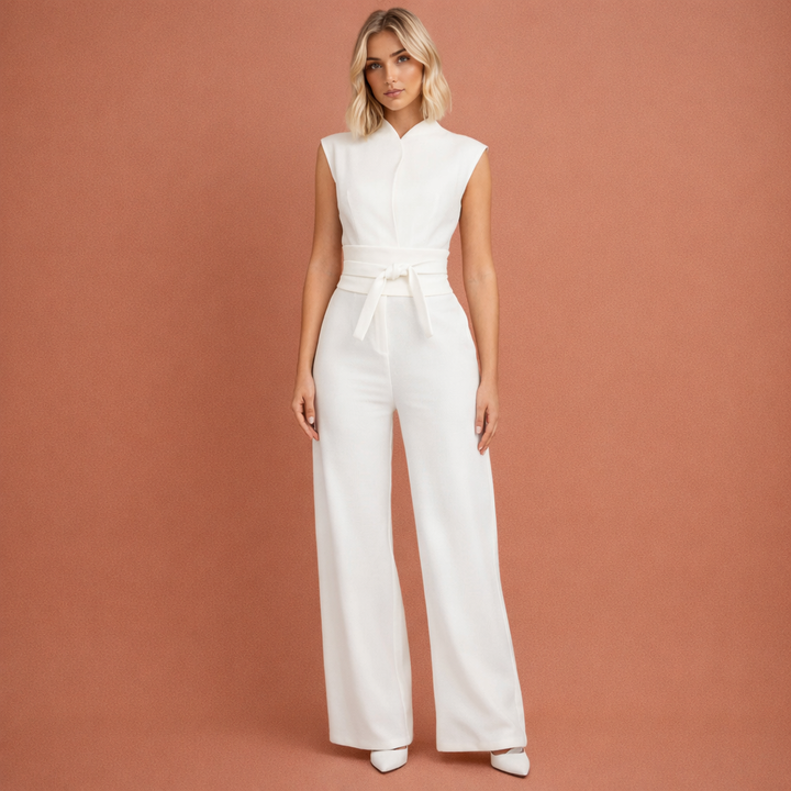 Stijlvolle dames jumpsuit met V-hals, perfect voor zowel feestelijke avonden als casual chic. Flatterend en tijdloos design.