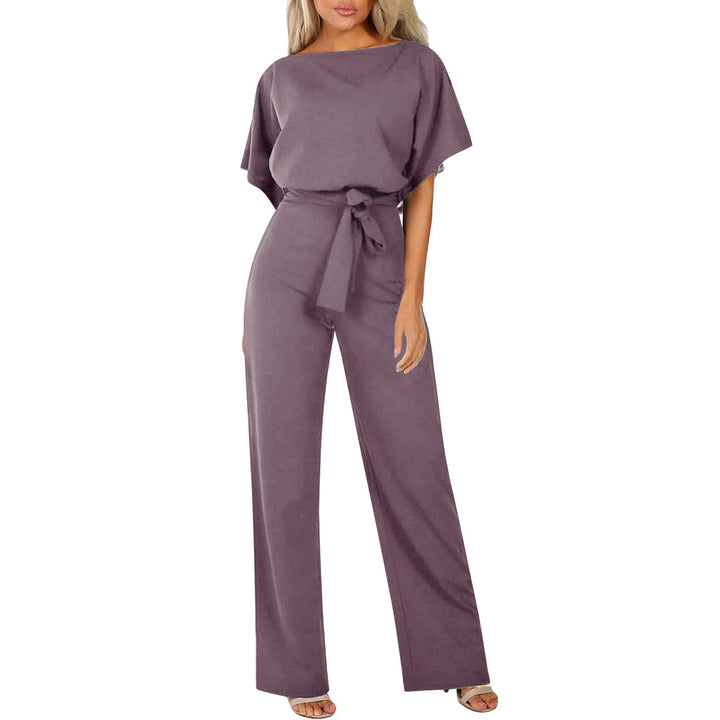 Stijlvolle dames jumpsuit met boothals, flatterende tailleceintuur en wijde pijpen, ideaal voor elke gelegenheid.