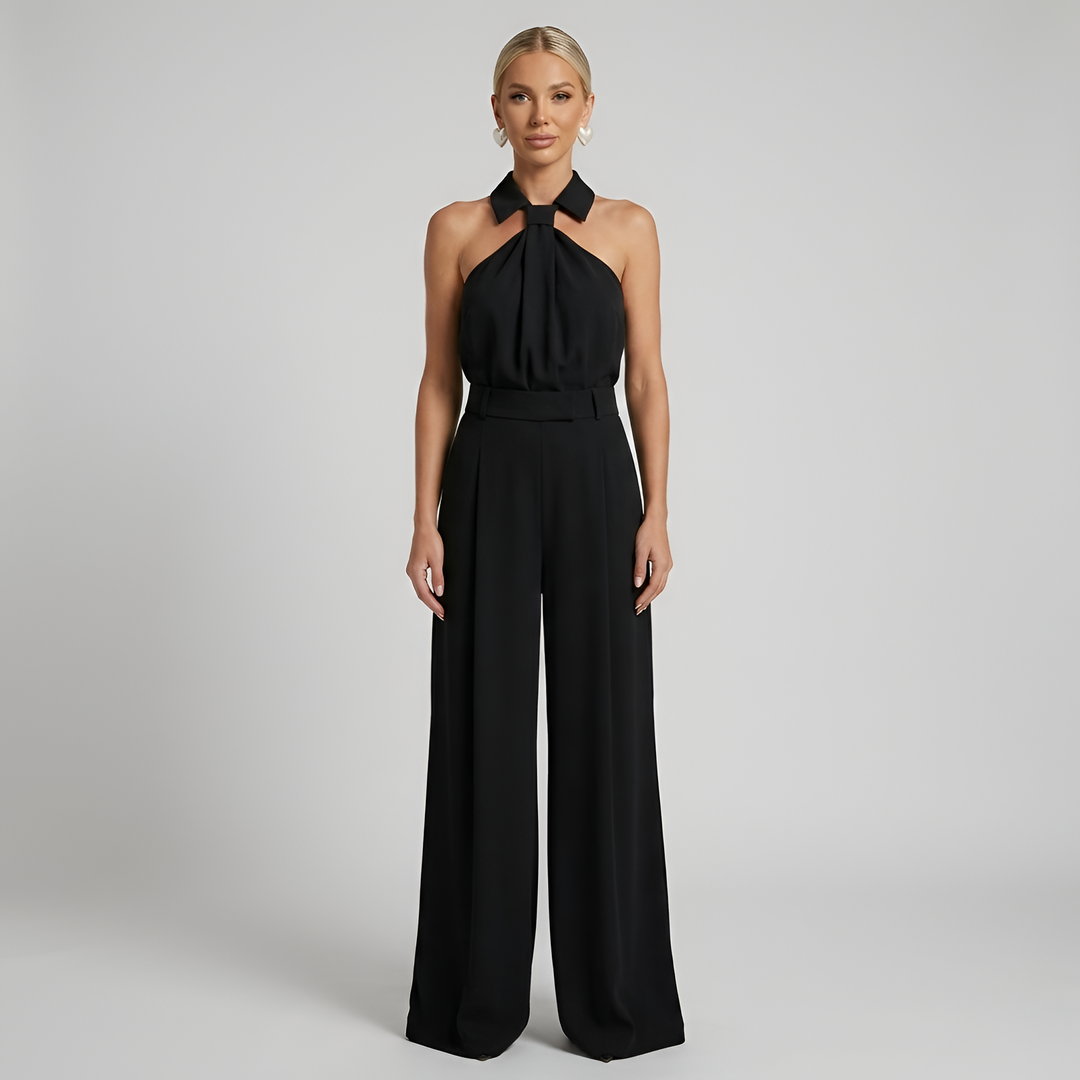 Elegante dames jumpsuit: halternek, wide leg, palazzo broek. Ideaal als chique avondkleding of feestoutfit.