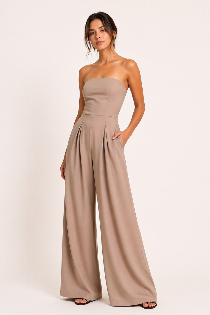 Stijlvolle dames jumpsuit strapless, comfortabel met wijde pijpen. Ideaal voor zowel casual als feestelijke outfits.
