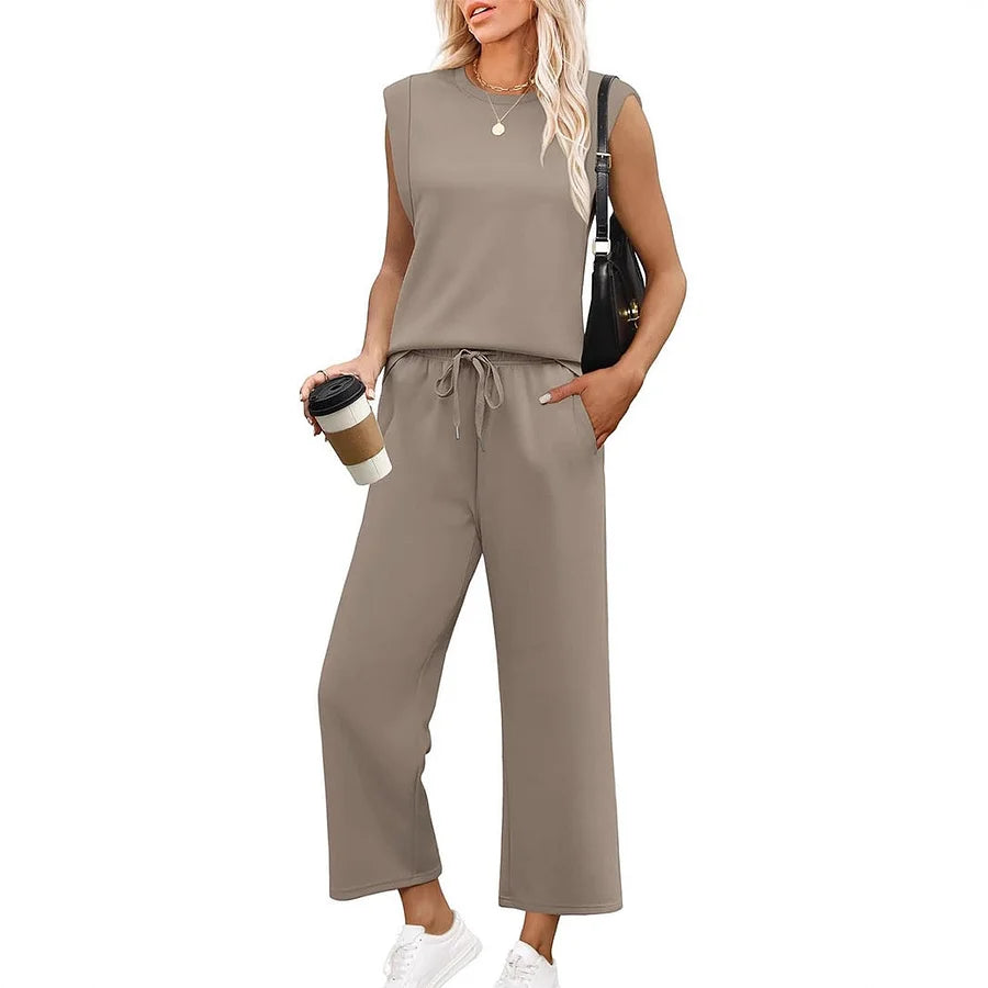 Hoogwaardige dames loungewear set: comfortabele top en modieuze wijde broek voor elke vrouw.