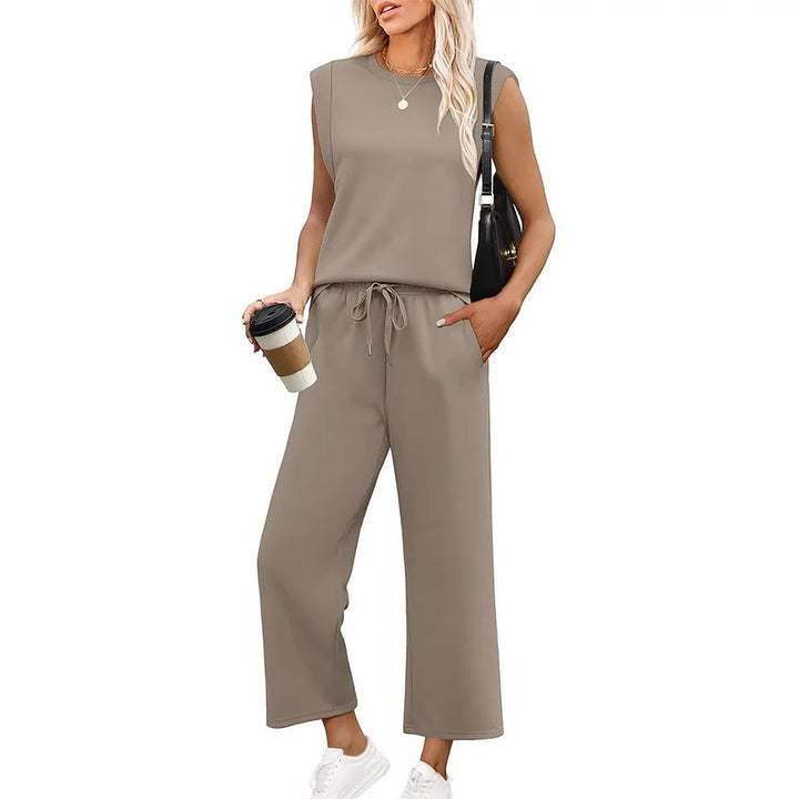 Hoogwaardige dames loungewear set: comfortabele top en modieuze wijde broek voor elke vrouw.