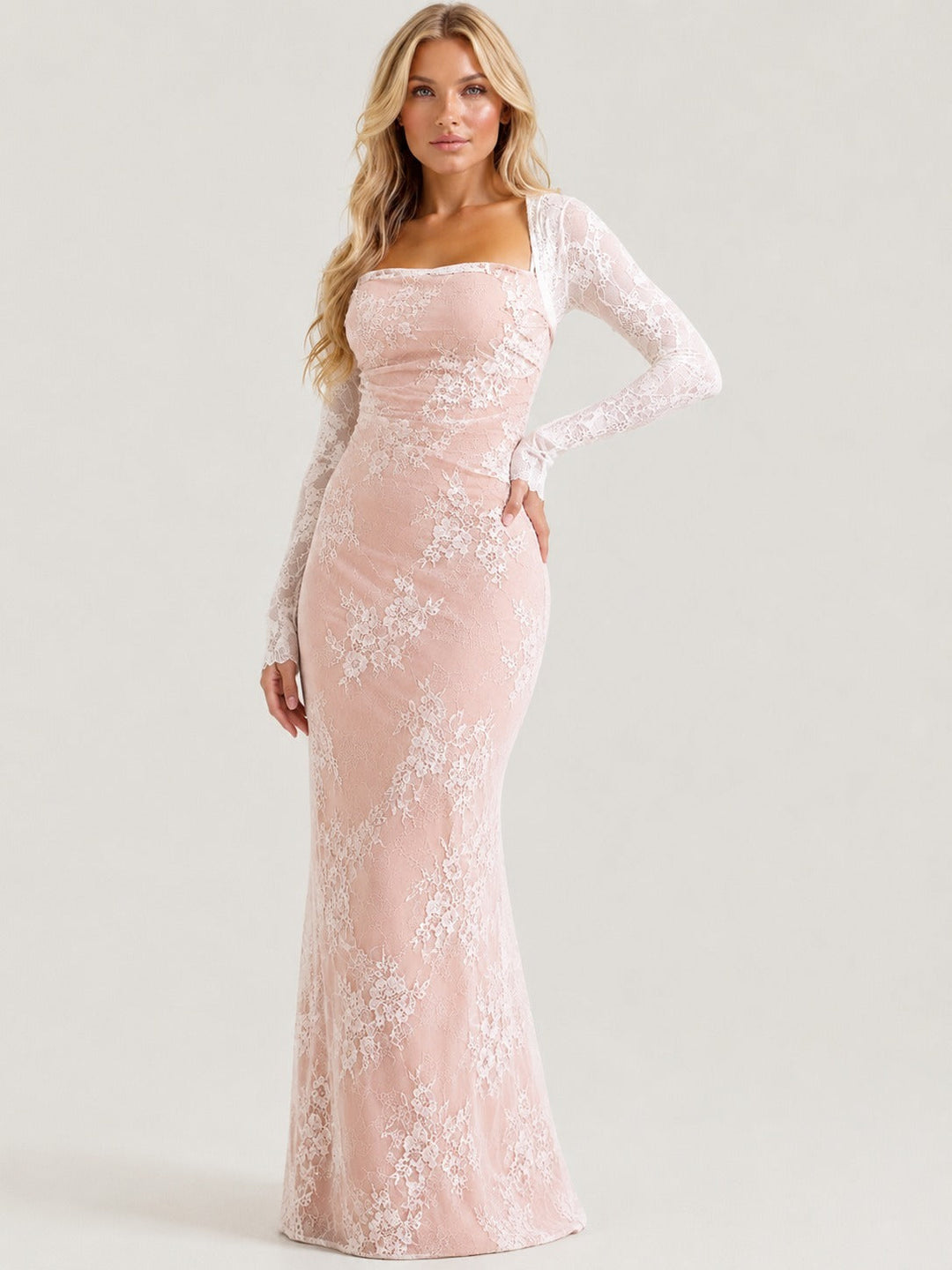 Elegante dames maxi jurk met doorschijnende mouwen, corset top en lange rok, perfect als avondjurk of galajurk.