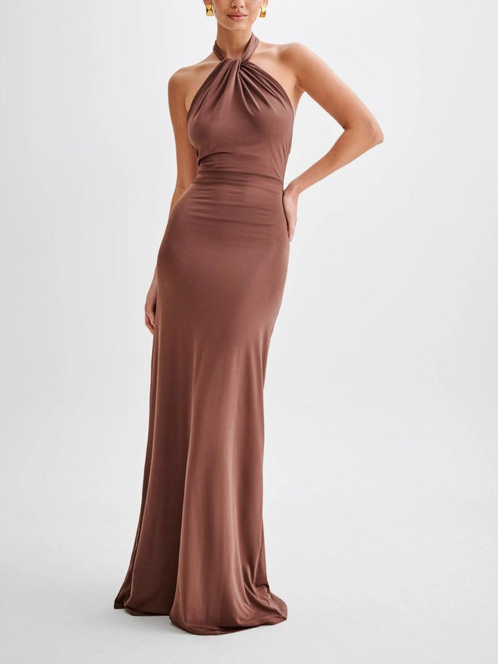 Elegante dames maxi-jurk met hoge halslijn. Tijdloze avondjurk perfect voor feesten en speciale gelegenheden.