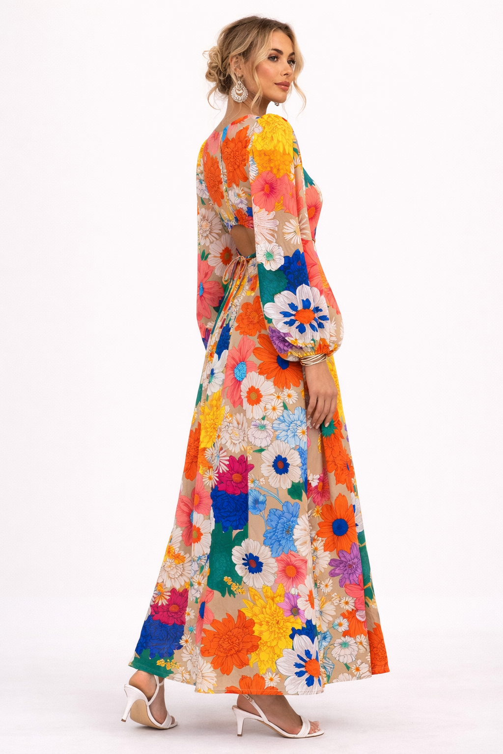 Veelkleurige bloemenprint maxi-jurk voor dames met unieke elegante pofmouwen, geschikt als feest- of casualjurk.