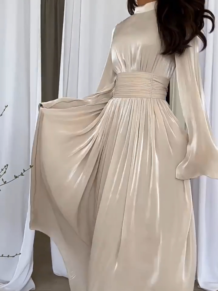 Exclusieve dames plooi maxi jurk met strikceintuur; een chique feestjurk of galajurk voor speciale momenten.