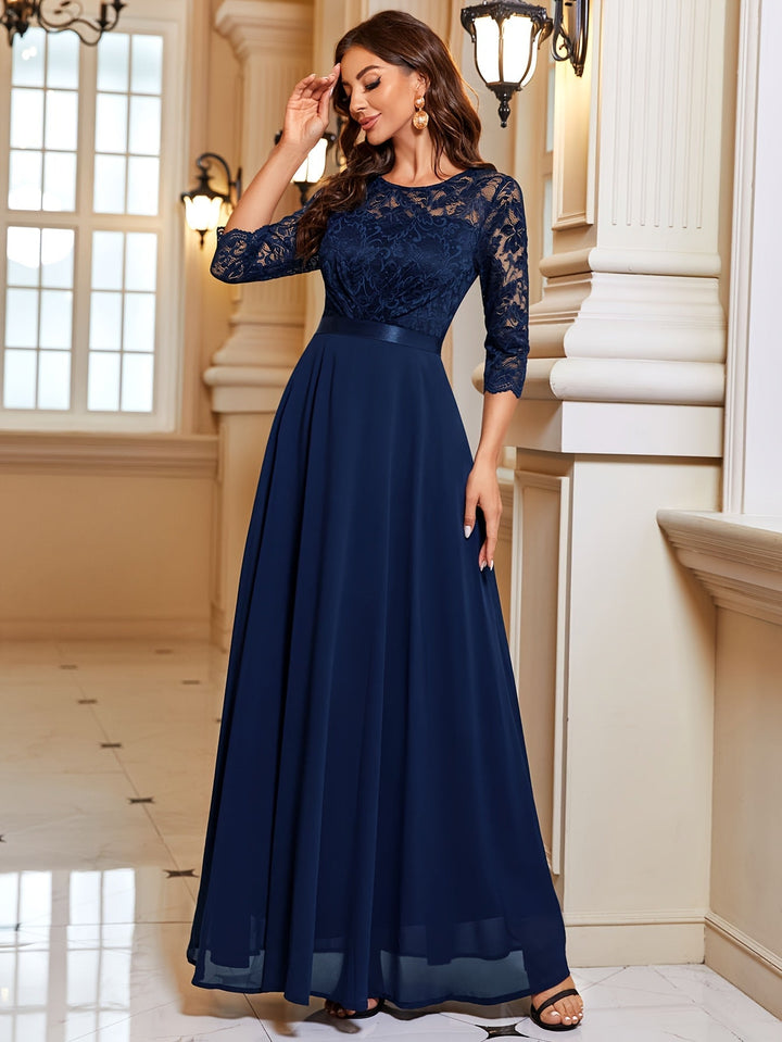 Elegante dames maxi jurk, perfect voor feestelijke gelegenheden zoals gala's en avondfeesten. Stijlvolle lange jurk.