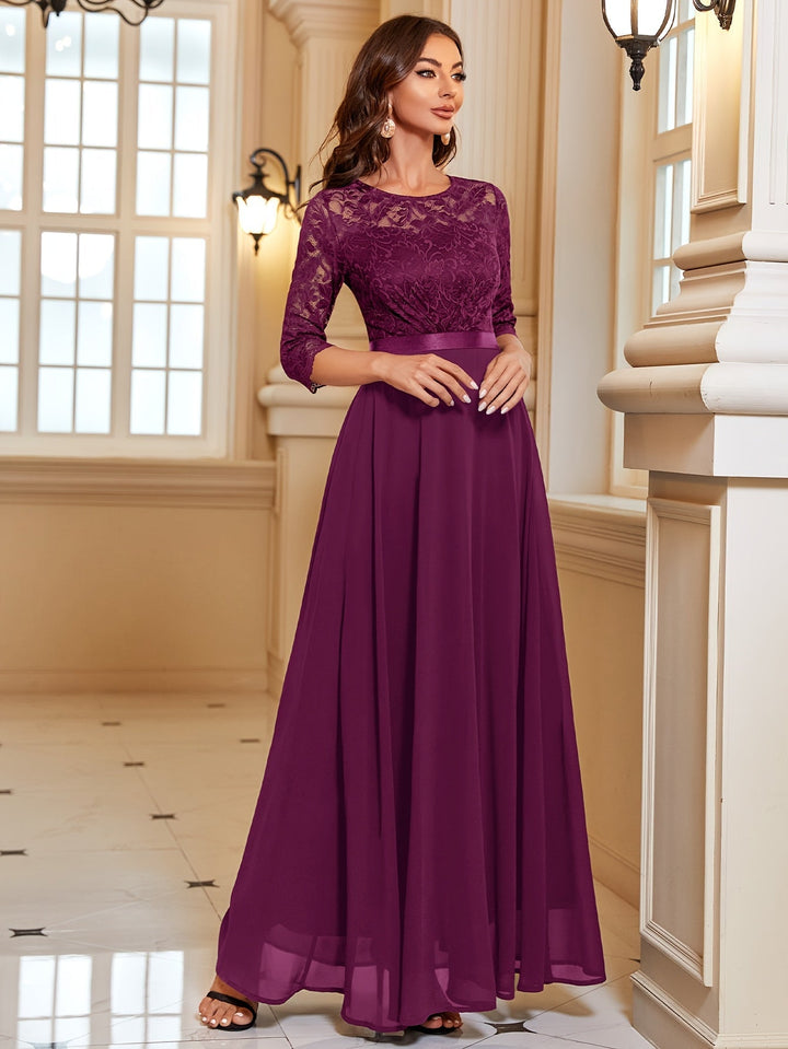 Moderne dames gelegenheidsjurk, een stijlvolle maxi jurk voor avondfeesten en formele bijeenkomsten. Zeer elegant.