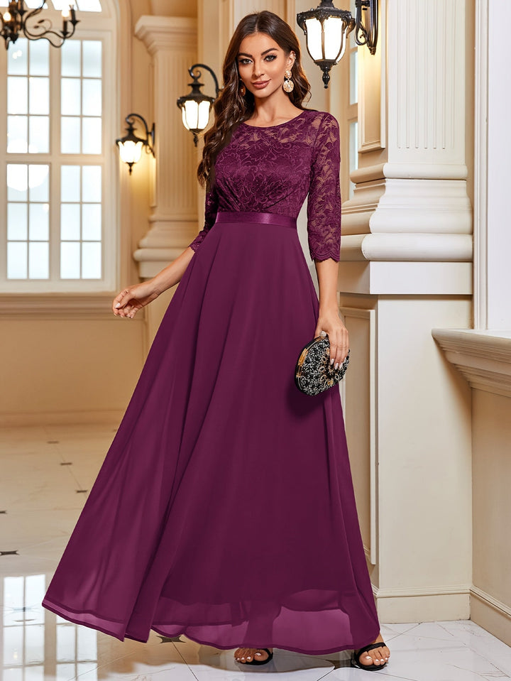 Luxe dames avondjurk, ontworpen als elegante maxi jurk voor feesten. Deze formele lange jurk straalt klasse uit.
