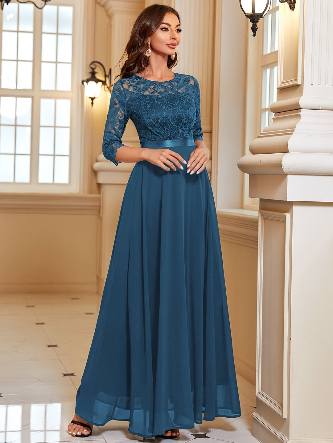 Een tijdloze dames feestjurk, deze elegante maxi jurk is de ideale galajurk voor een onvergetelijke avond.