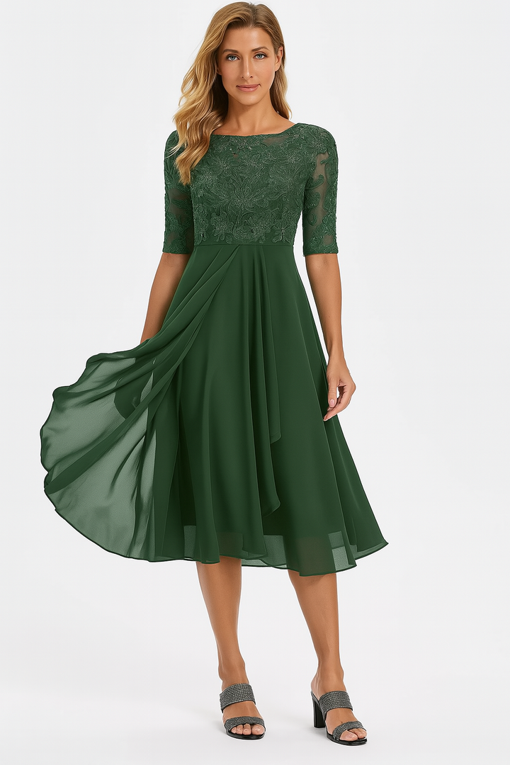Stijlvolle avondjurk of cocktailjurk voor dames. Elegante midi lengte, ideaal voor elk feest.