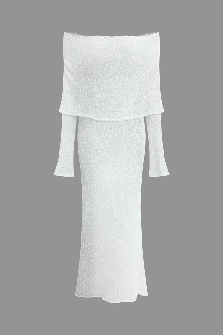Stijlvolle lange off-shoulder dames jurk in beige/wit, perfect als zomerjurk of elegante avondjurk.