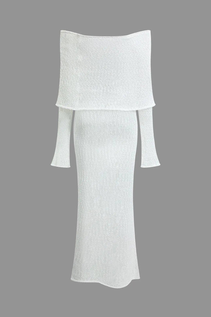 Beige/witte off-shoulder zomerjurk voor dames, een modieuze en luchtige maxijurk met open schouders.