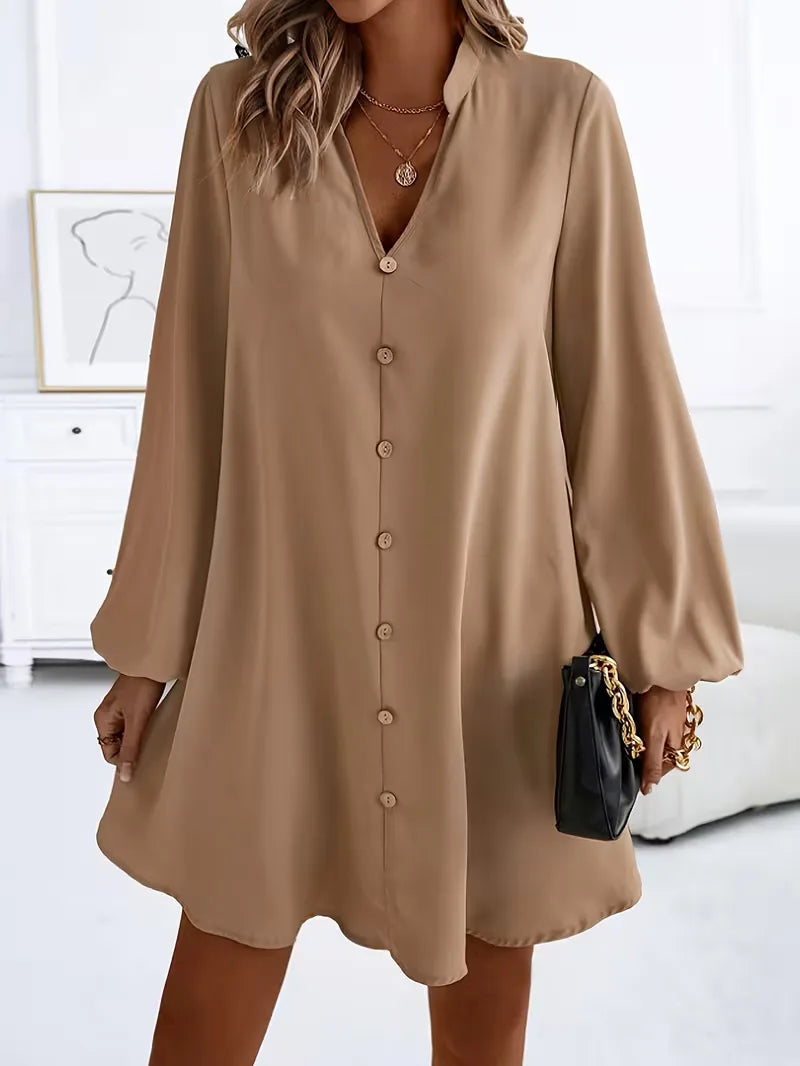 Perfecte smart casual overhemdjurk dames. V-hals, lange mouwen, comfortabel voor lente en herfst.