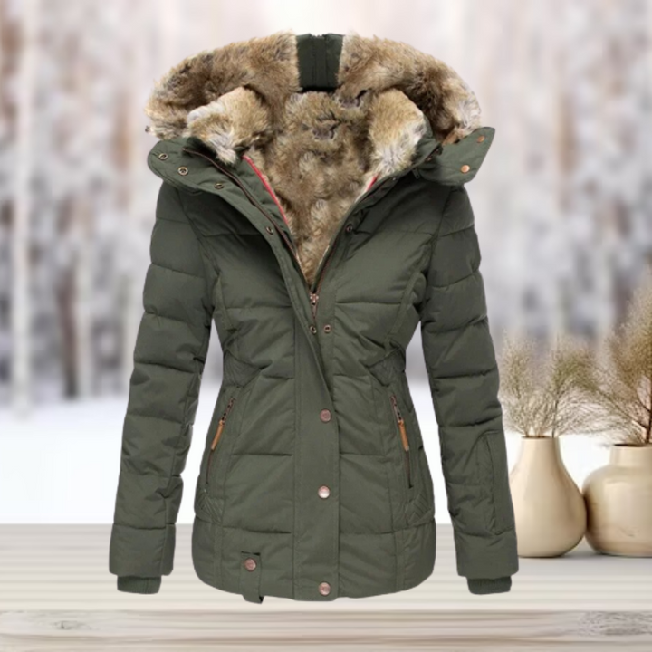 Warme dames puffer winterjas met praktische capuchon. Ideale bovenkleding voor een stijlvolle winter.