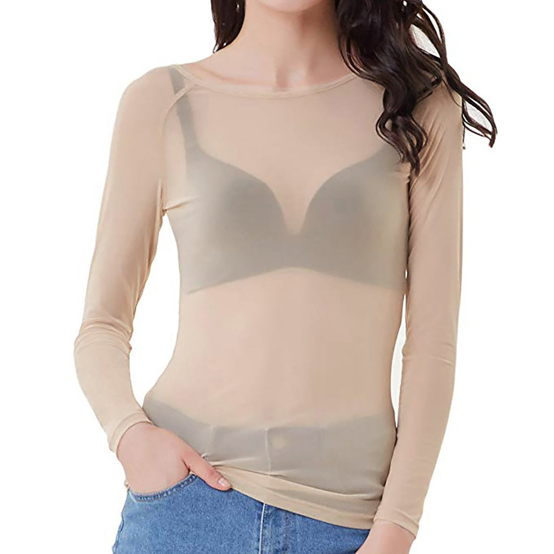 Veelzijdige dames top met lange mouwen in moderne stijl, geschikt voor een chique of casual outfit.