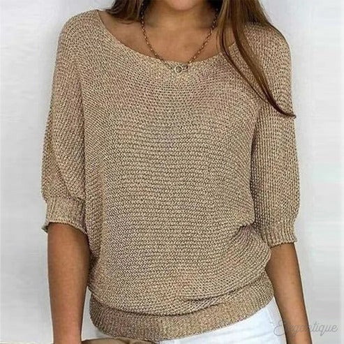Elegante dames trui met open ronde hals, perfect voor comfortabele warmte in herfst- en wintermode.