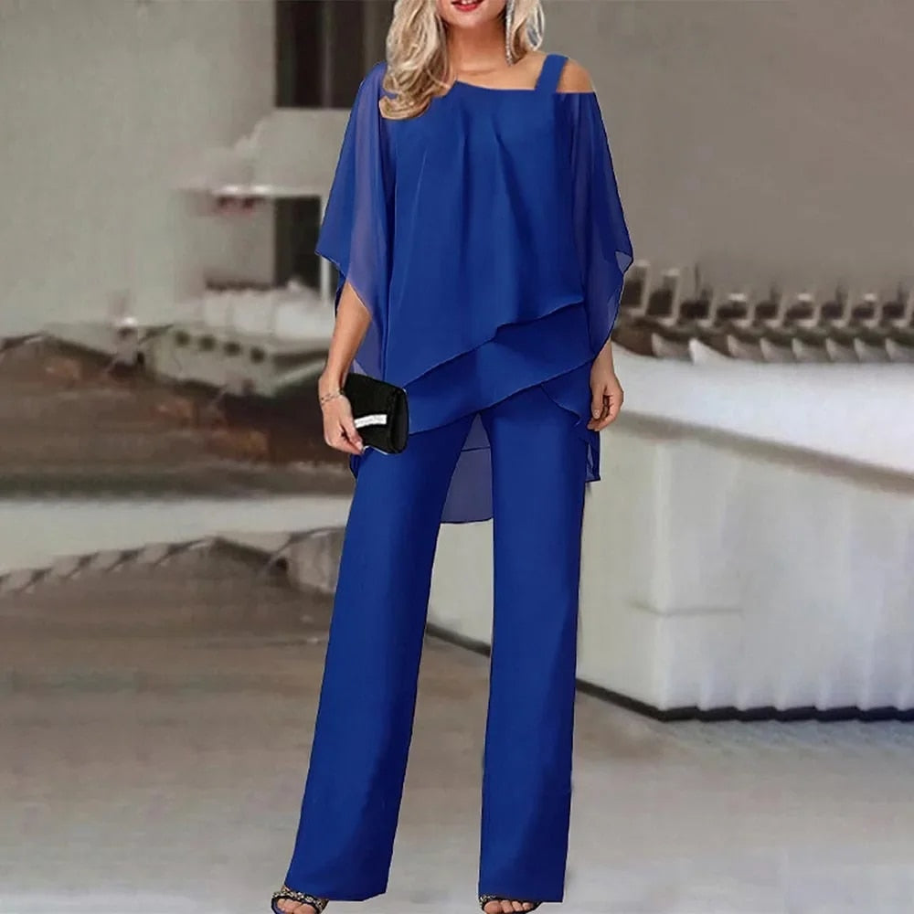 Modieuze dames zomer set: een elegante top en luchtige shorts. Ideaal voor een complete, veelzijdige zomeroutfit.