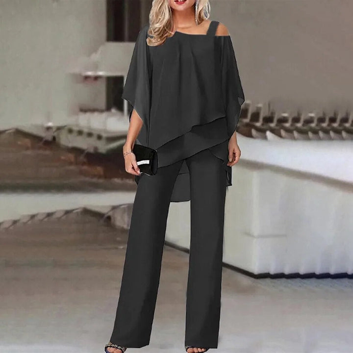 Complete dames set: zomerse top en luchtige korte broek, een elegante tweedelige outfit voor elke vrouw.