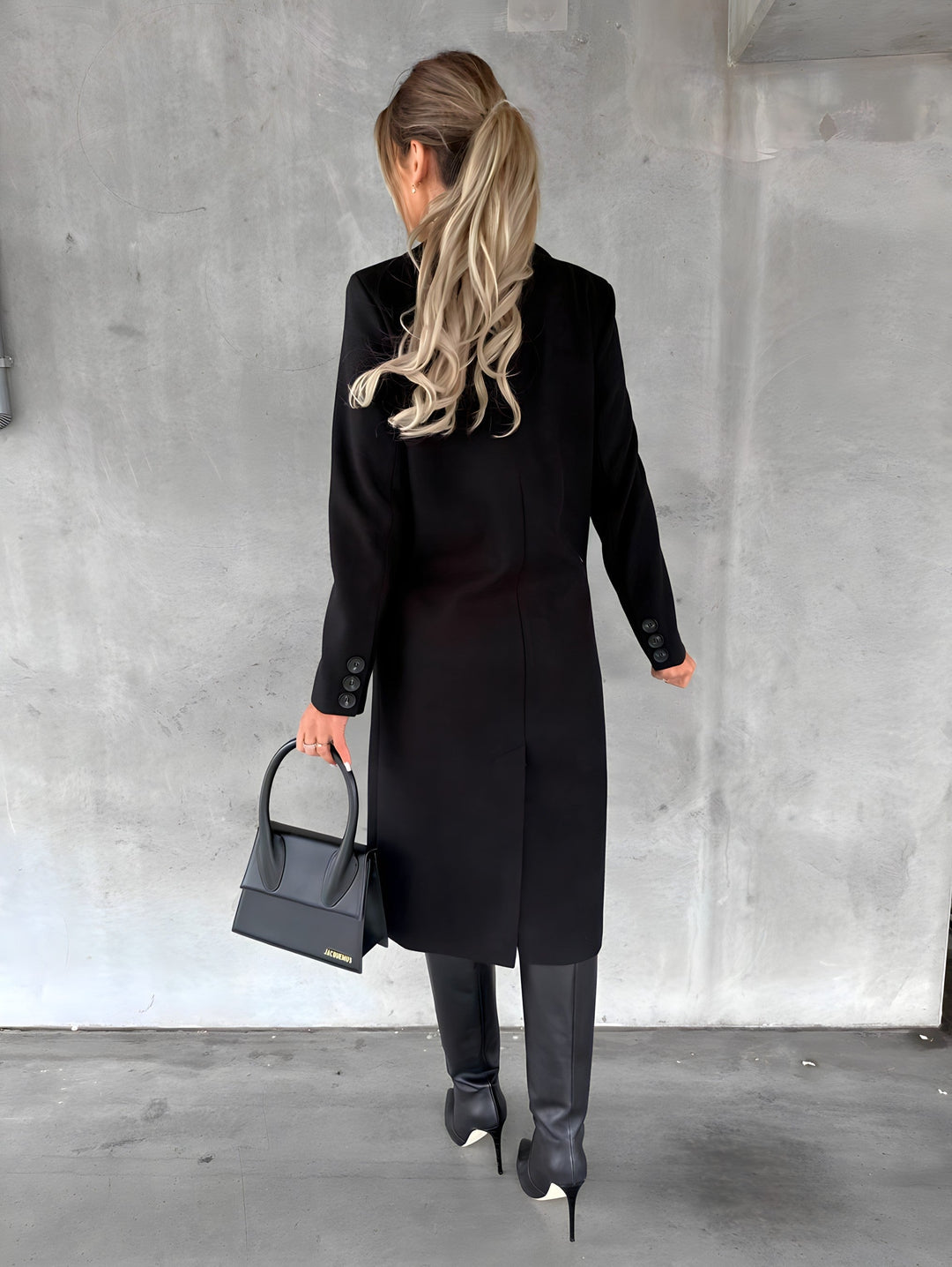 Klassieke dames winterjas, hoge kwaliteit en duurzaam design voor vele winters plezier.