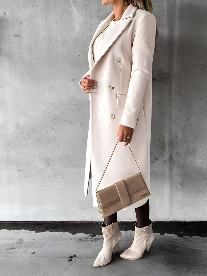 Getailleerde dames overjas, combineert elegantie met ultiem comfort tijdens de koudste dagen.