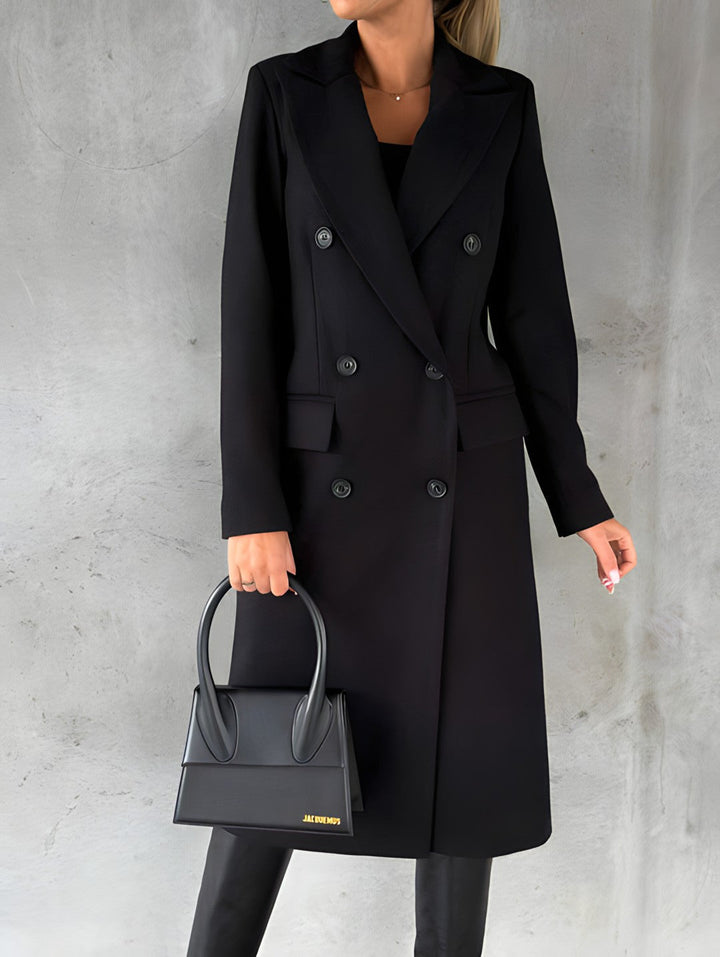 Veelzijdige dames elegante jas, geschikt voor zowel formele als casual winter outfits.