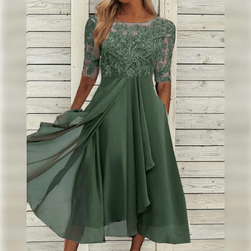 Lichte en comfortabele dames zomerjurk. Ademende stof, ideaal voor warme dagen.