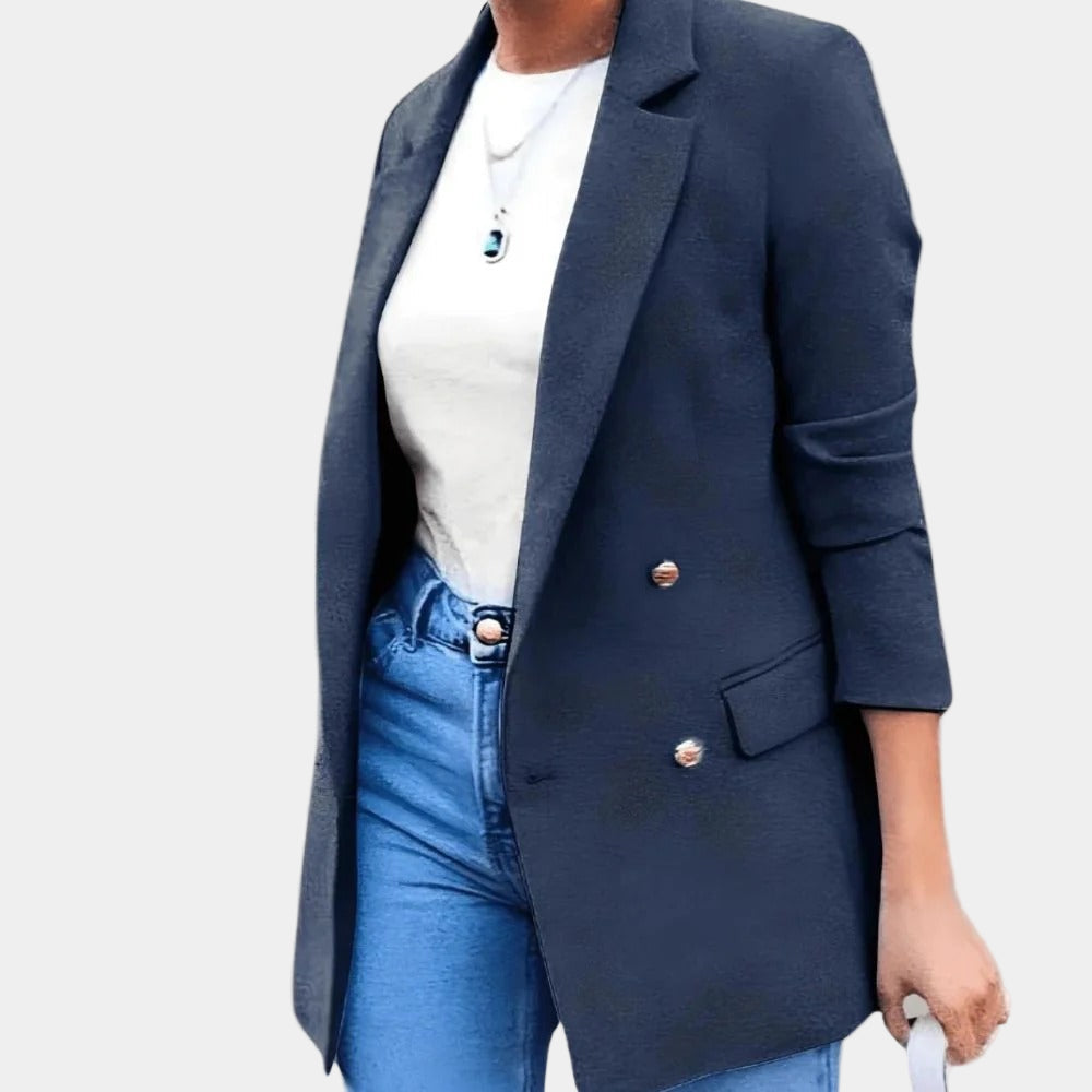 Veelzijdige damesblazer, getailleerd, met gouden knopen; ideaal voor een elegante en professionele stijl.