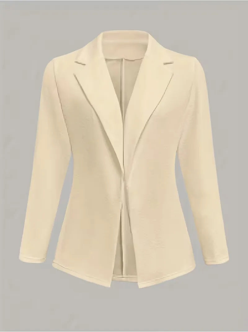 Plus size damesblazer met lange mouwen, comfortabel en trendy.