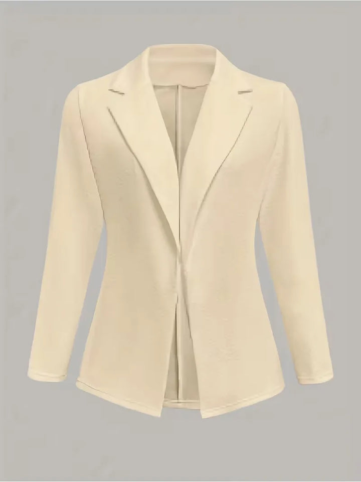 Plus size damesblazer met lange mouwen, comfortabel en trendy.