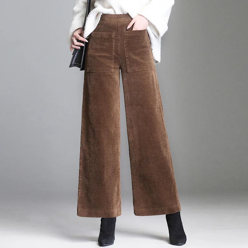 Elegante damesbroek met wijde pijpen, perfect voor een stijlvolle en comfortabele look.