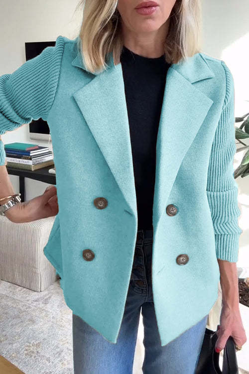 Klassieke double breasted dames blazer met reverskraag, elegant voor zowel kantoor als lente-evenementen.